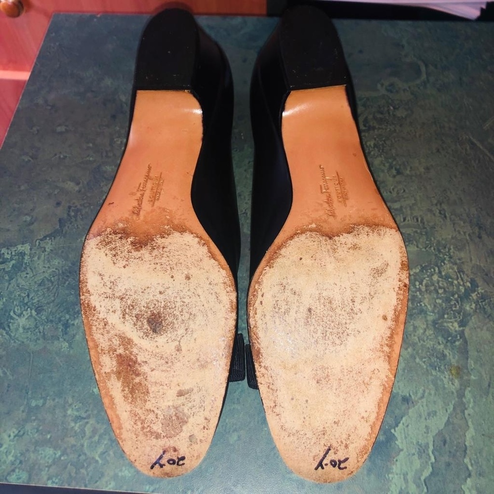 Salvatore Ferragamo Lara Low Heeled Pump - Picture 8 of 8